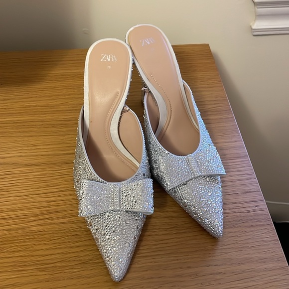 NWOT Sequin Glitter Bow Heeled Mules | Silver Mules | Glitter Mules - Picture 3 of 10
